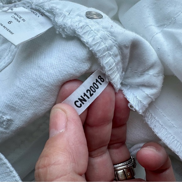 New York & Company Blue Stretch Skinny Jeans -  Sits at Waist - Size 6 - Picture 7 of 12